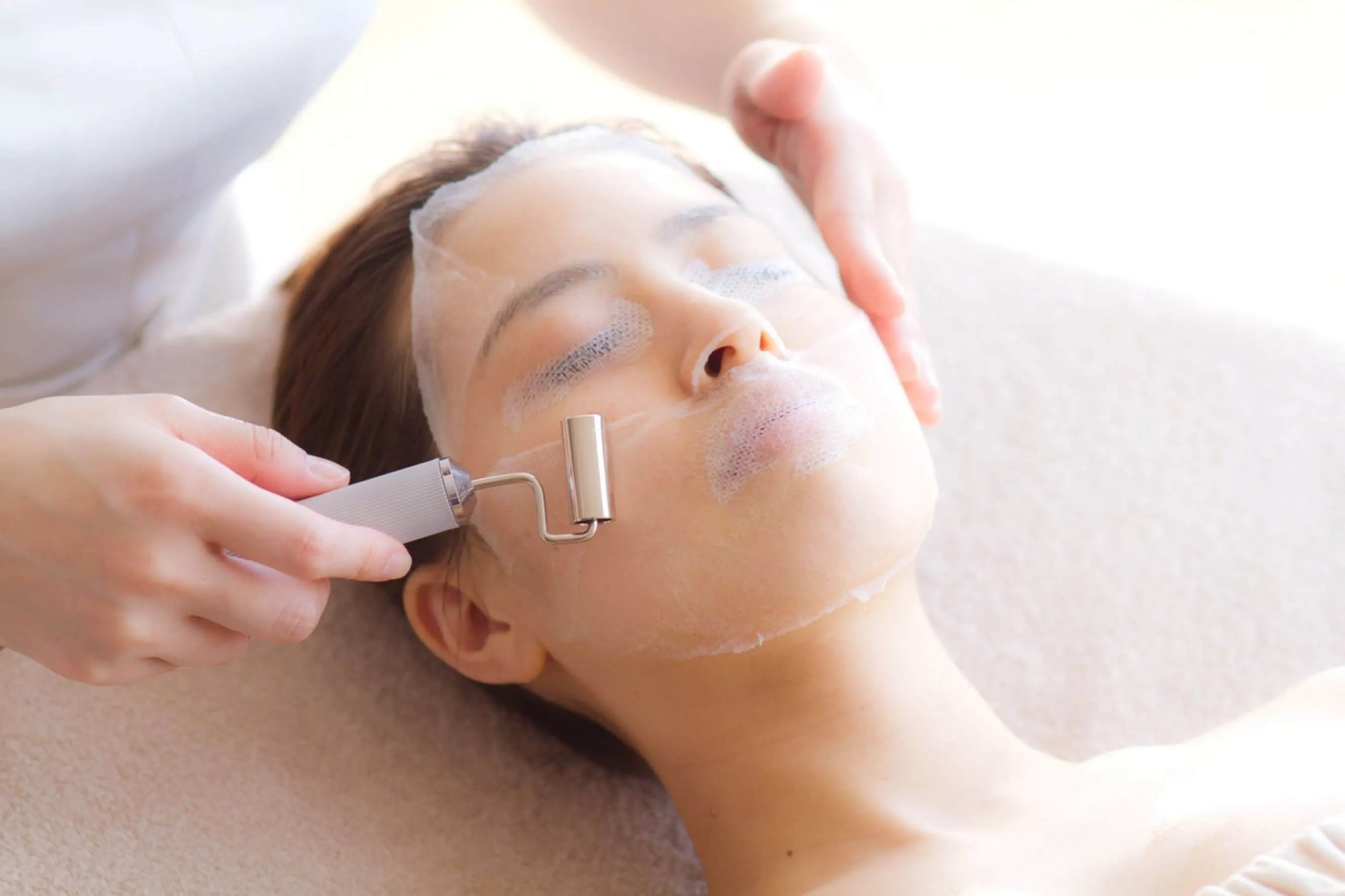 フェイシャルエステ実施中写真02