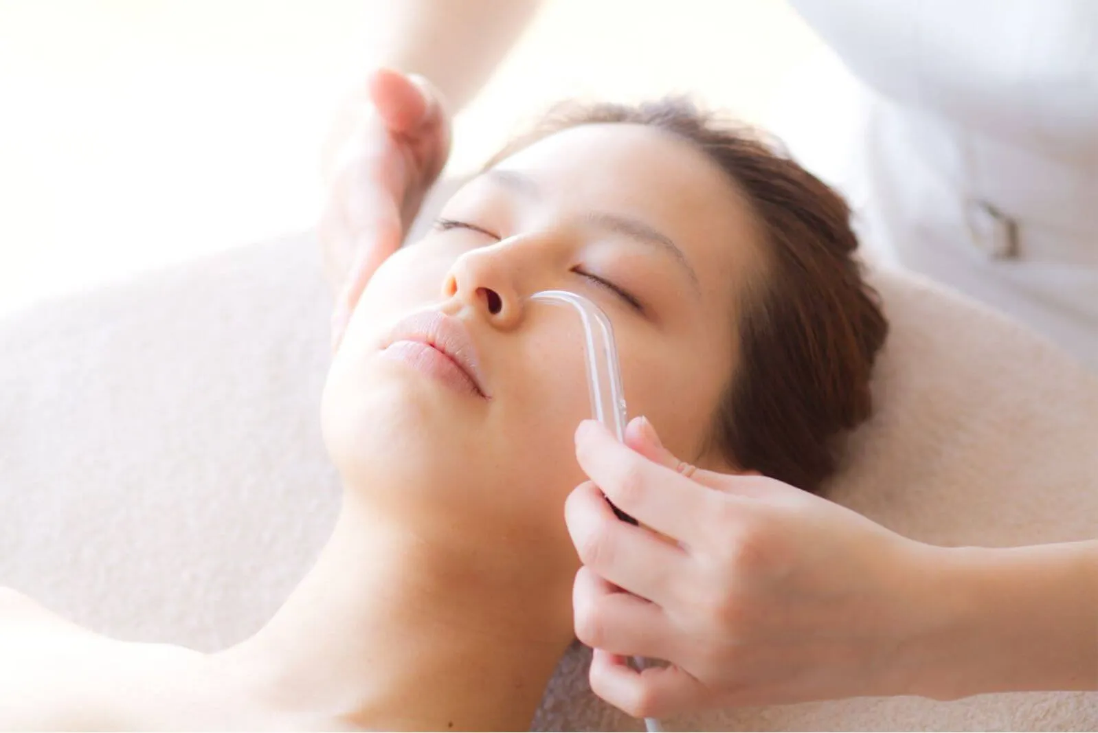 フェイシャルエステ実施中写真01